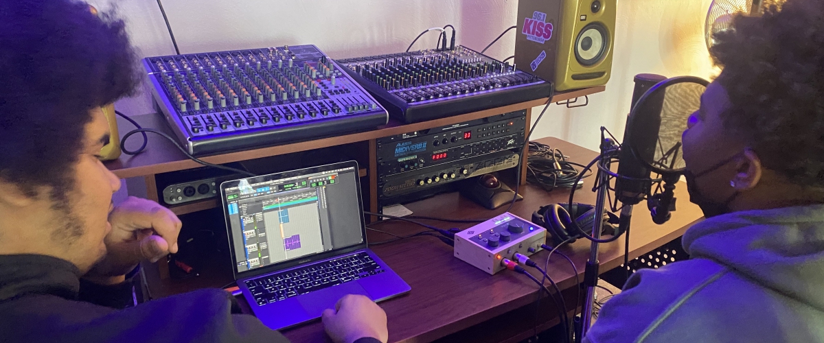 Become an audio engineer with Tech 25! Banner Image